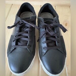 CLARKS Collection Casual Low Top Sneaker Shoes Black Size 5.5